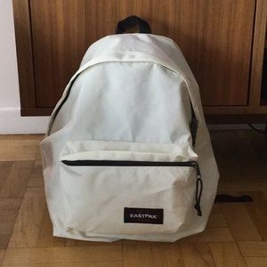 White Padded Pak’R Eastpak